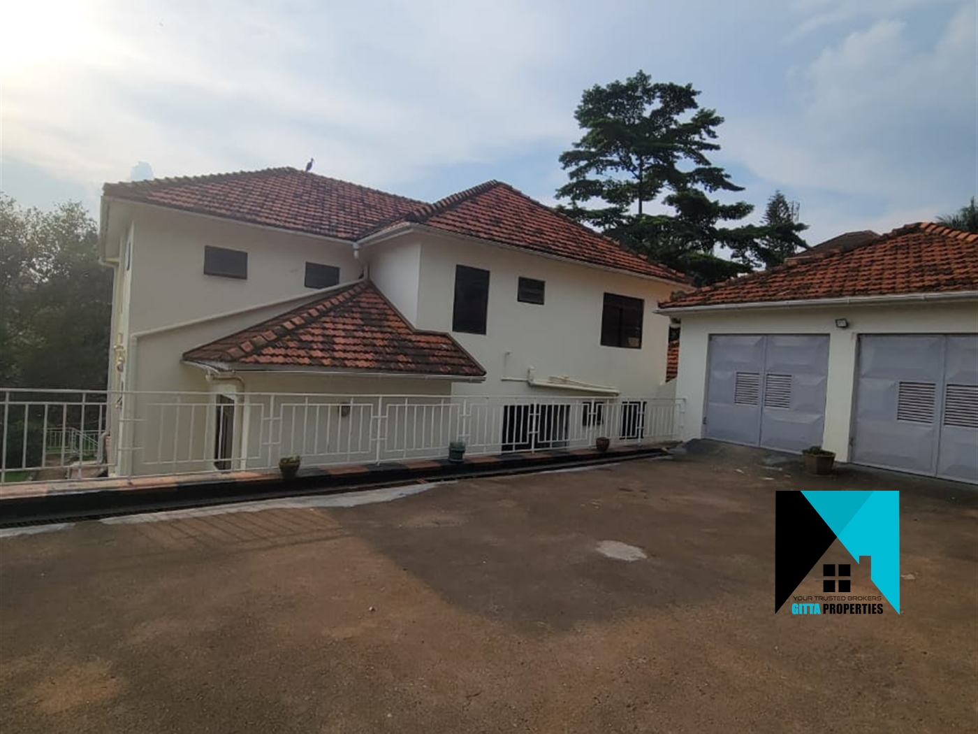 Storeyed house for rent in Kololo Kampala