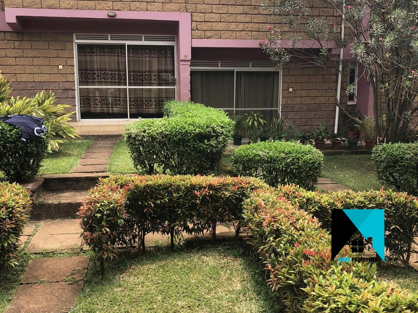 Duplex for rent in Luzira Kampala