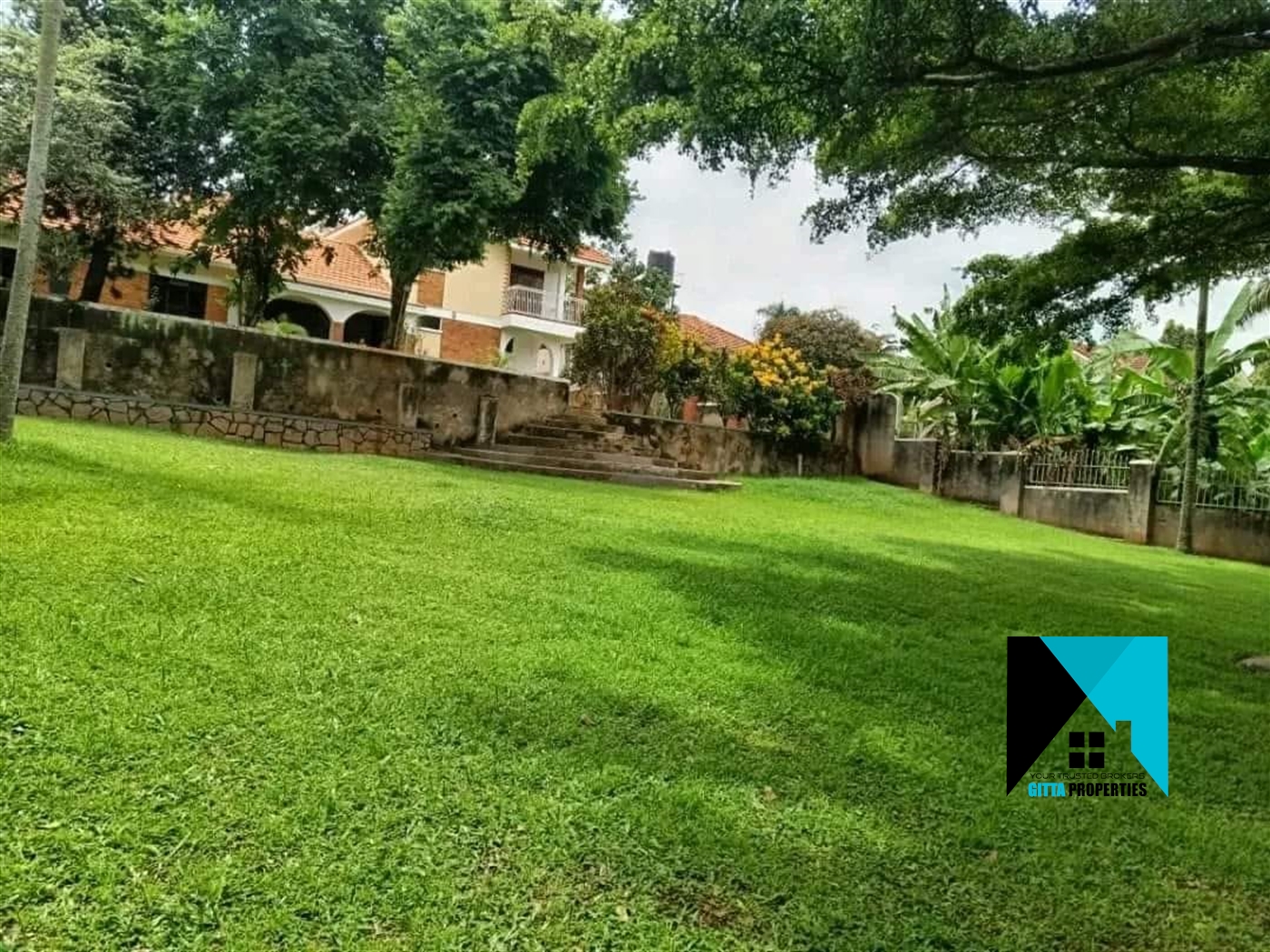 Bungalow for sale in Mutungo Kampala