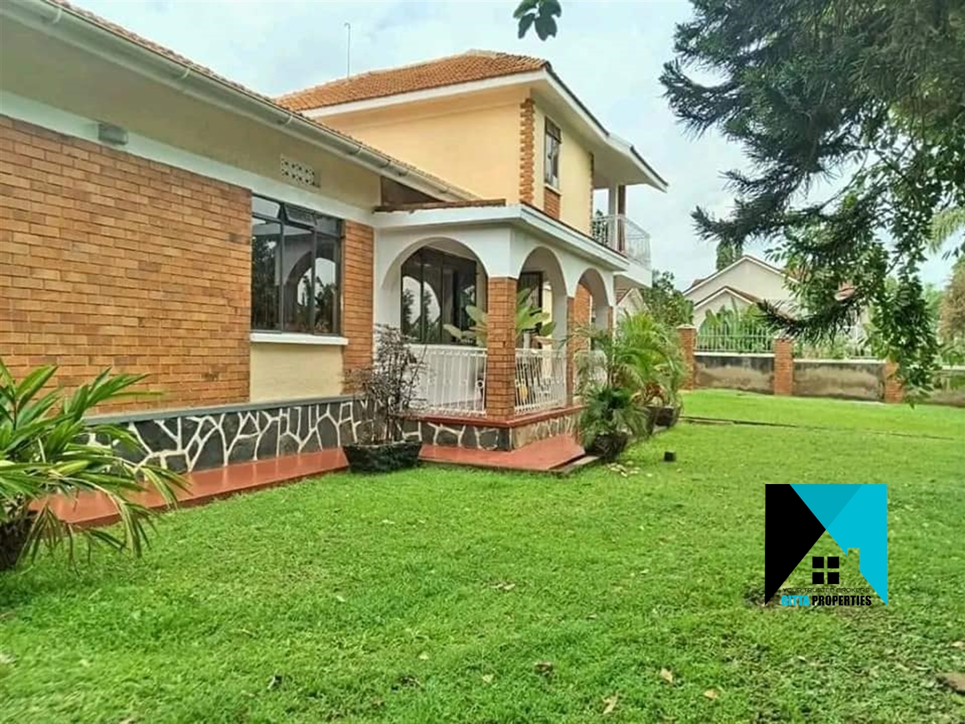 Bungalow for sale in Mutungo Kampala