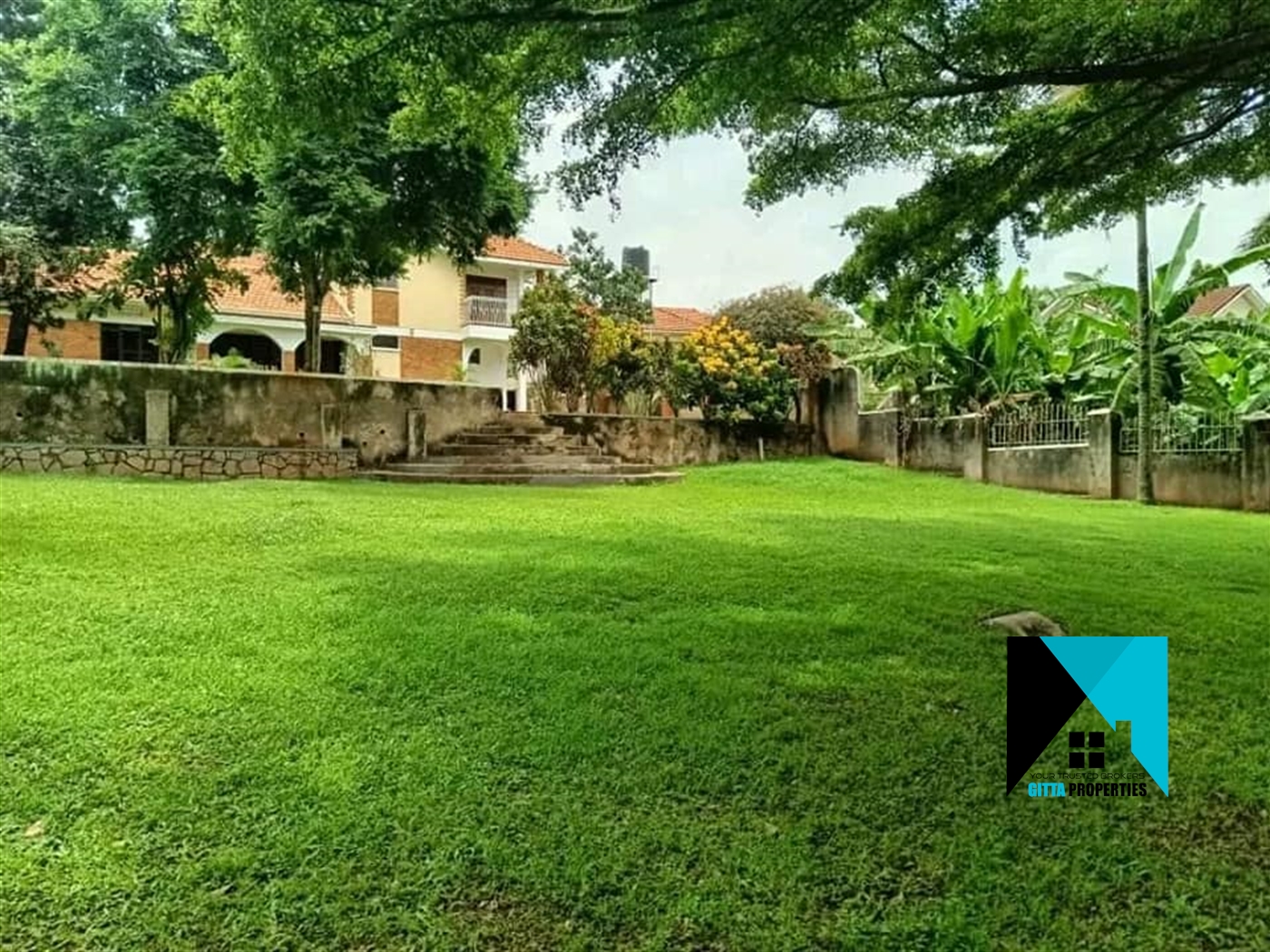 Bungalow for sale in Mutungo Kampala