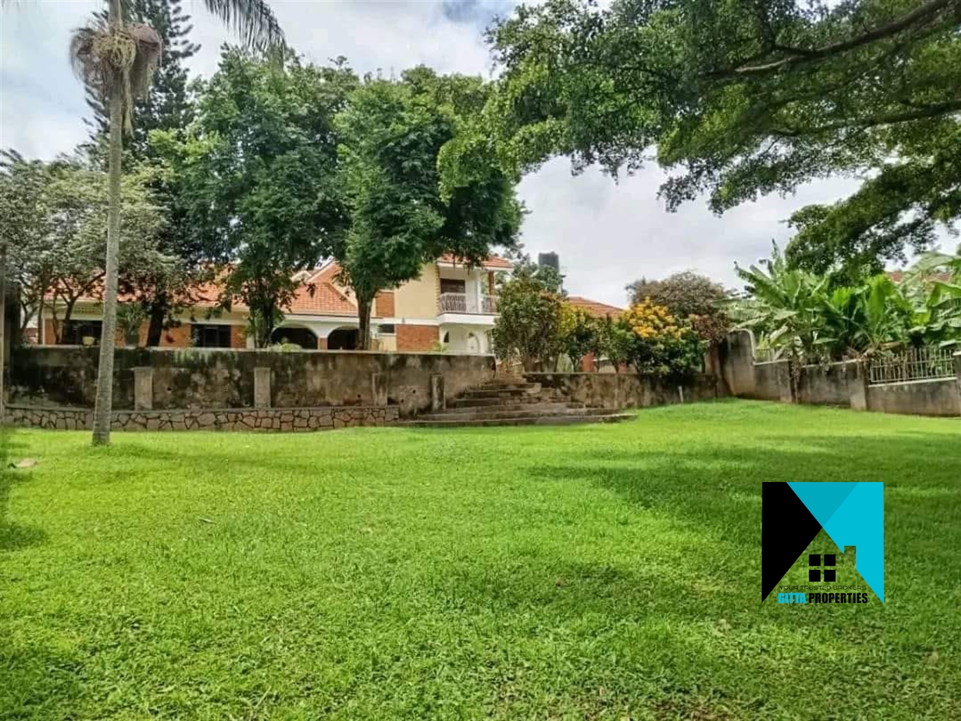 Bungalow for sale in Mutungo Kampala