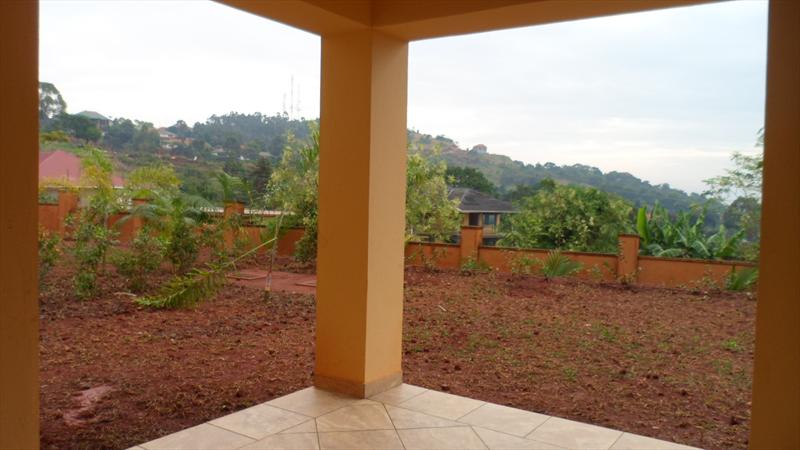 Bungalow for rent in Bwebajja Wakiso