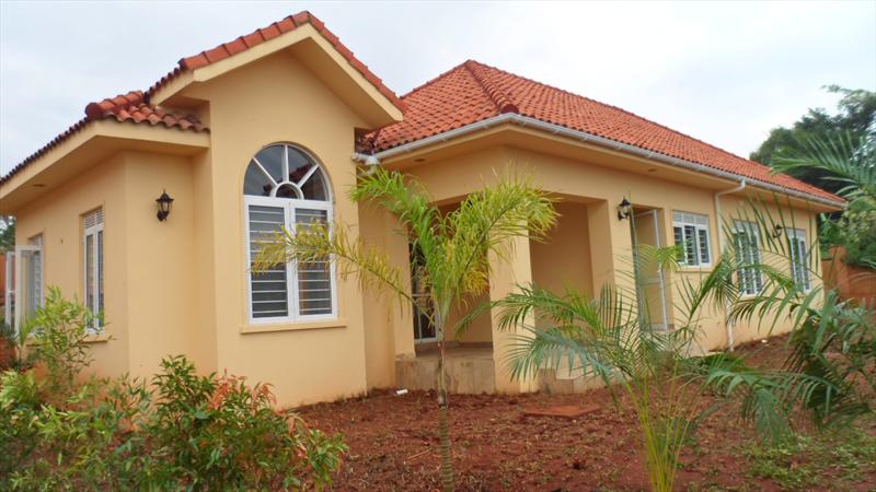 Bungalow for rent in Bwebajja Wakiso