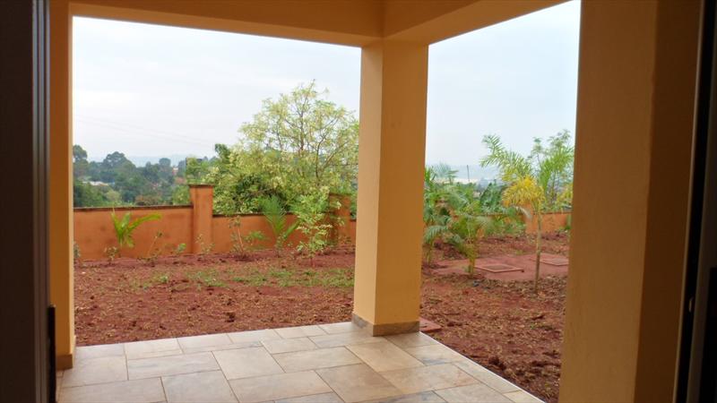 Bungalow for rent in Bwebajja Wakiso