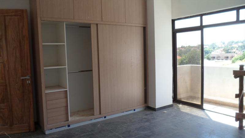 Town House for sale in Muyenga Kampala