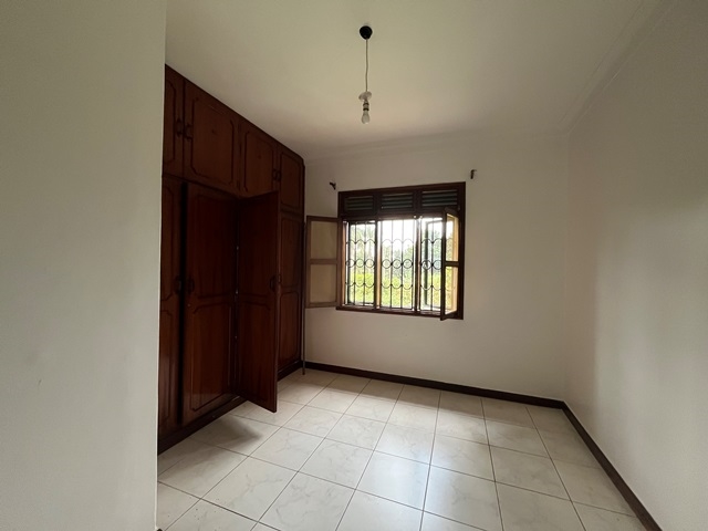 Bungalow for rent in Mbuya Kampala