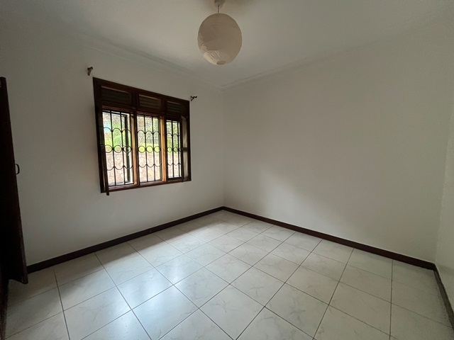 Bungalow for rent in Mbuya Kampala