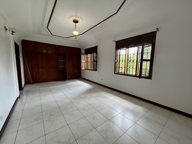 Bungalow for rent in Mbuya Kampala