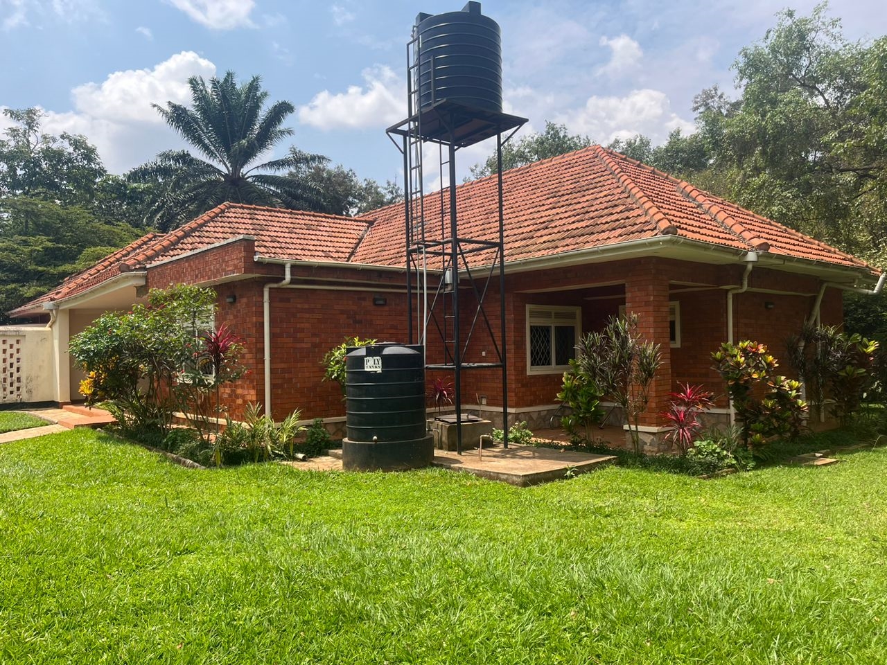 Storeyed house for rent in Kololo Kampala