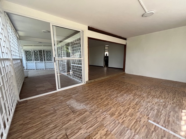 Bungalow for rent in Kololo Kampala