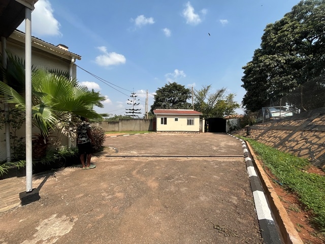 Bungalow for rent in Kololo Kampala