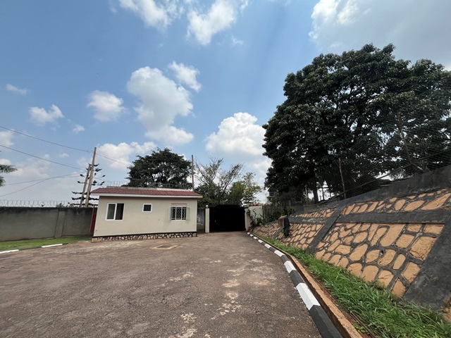 Bungalow for rent in Kololo Kampala