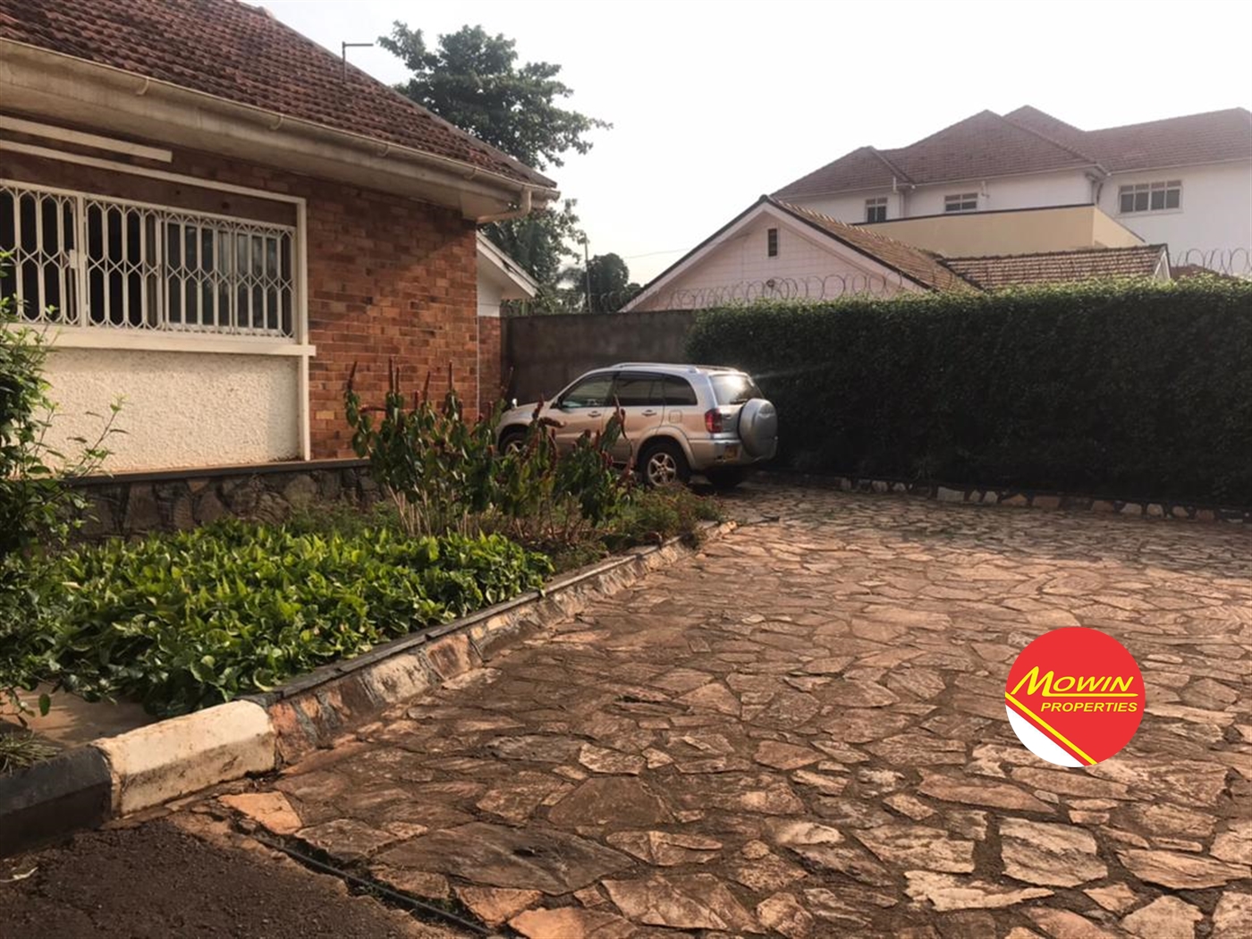 Bungalow for rent in Kololo Kampala