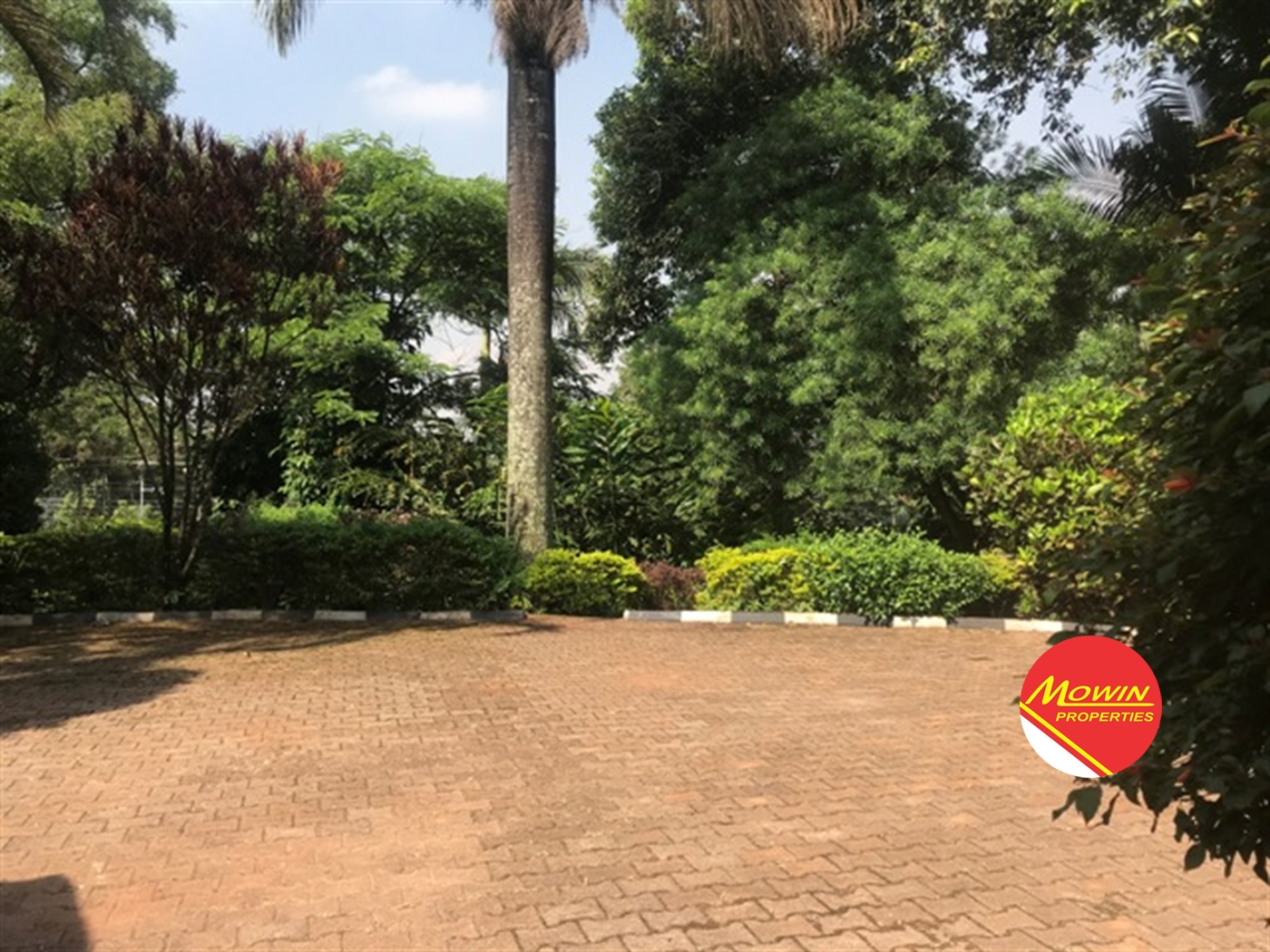 Bungalow for rent in Kololo Kampala