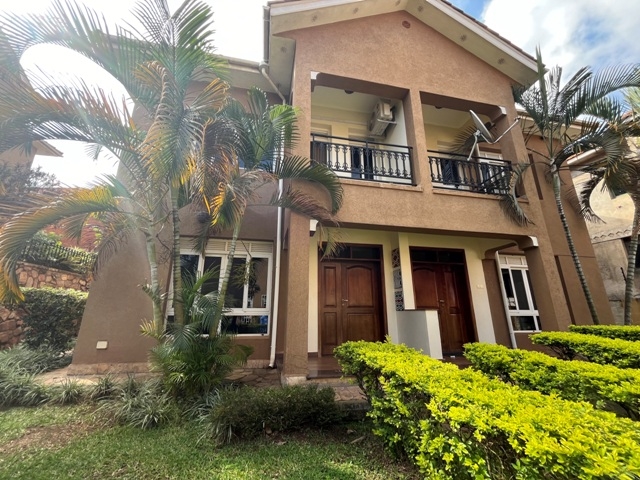 Town House for rent in Muyenga Kampala