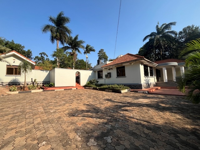 Bungalow for rent in Kololo Kampala