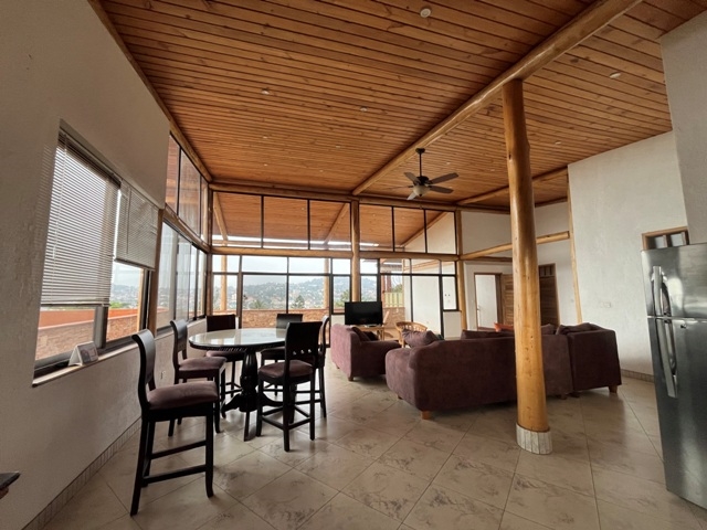 Penthouse for rent in Bugoloobi Kampala