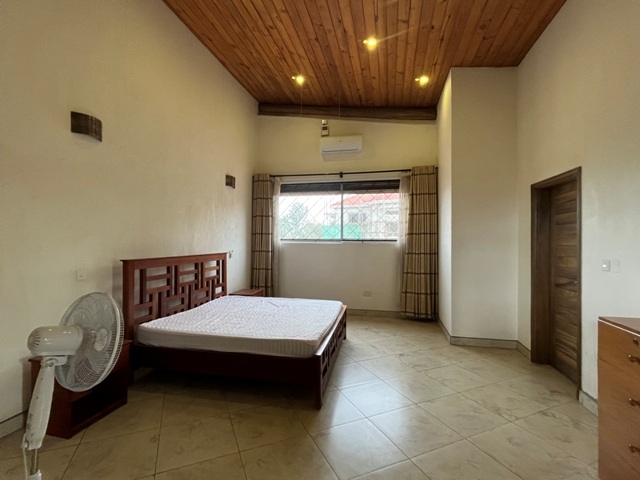 Penthouse for rent in Bugoloobi Kampala