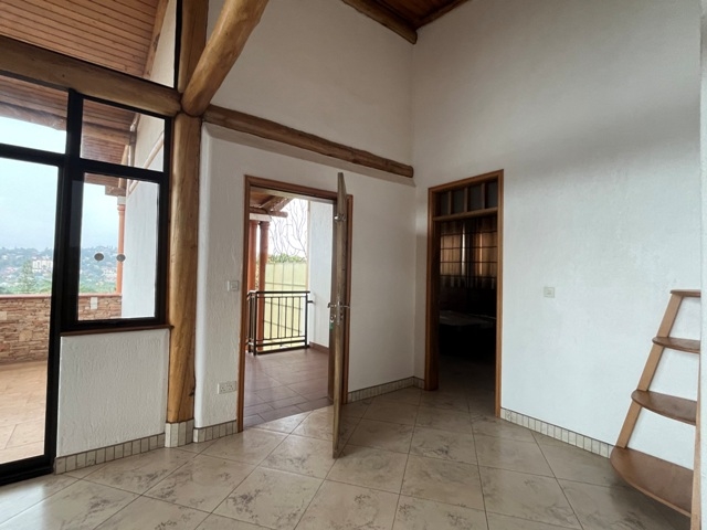 Penthouse for rent in Bugoloobi Kampala