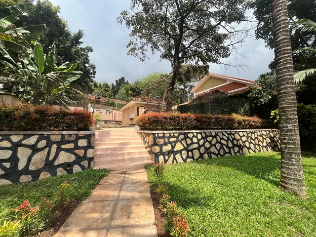 Storeyed house for rent in Kololo Kampala