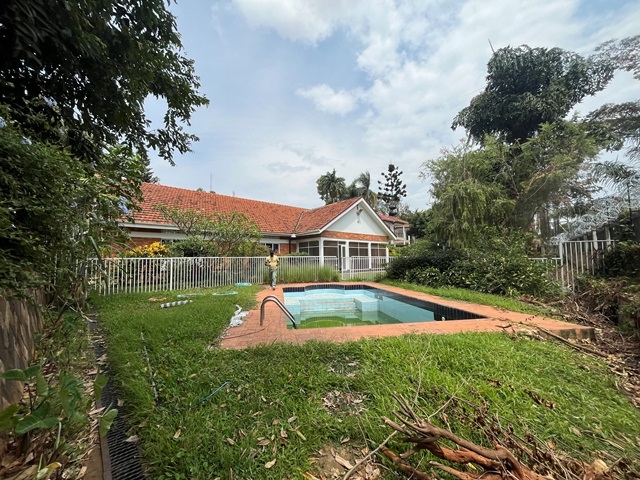 Bungalow for rent in Muyenga Kampala