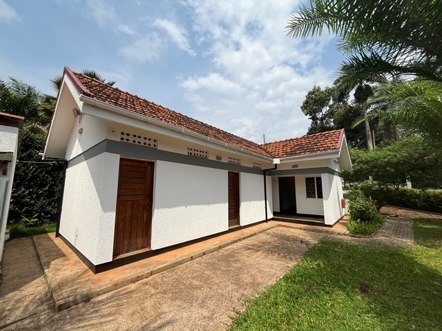 Bungalow for rent in Muyenga Kampala