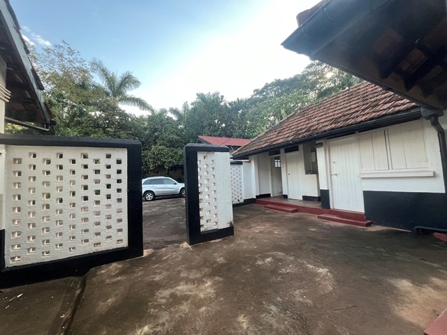 Bungalow for rent in Kololo Kampala