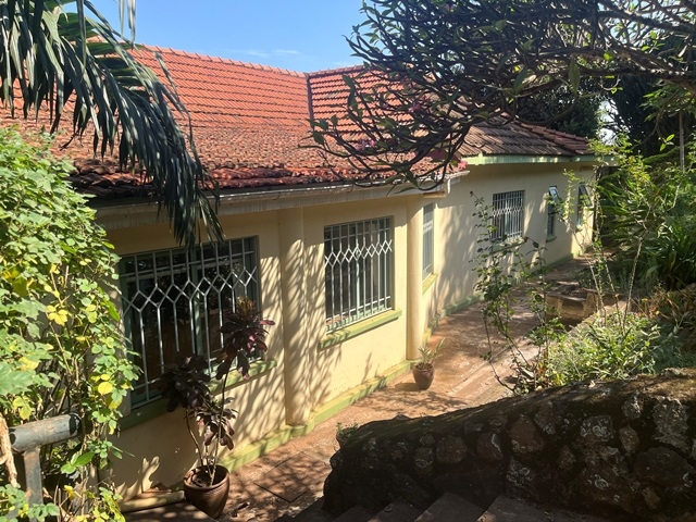 Bungalow for rent in Mbuya Kampala