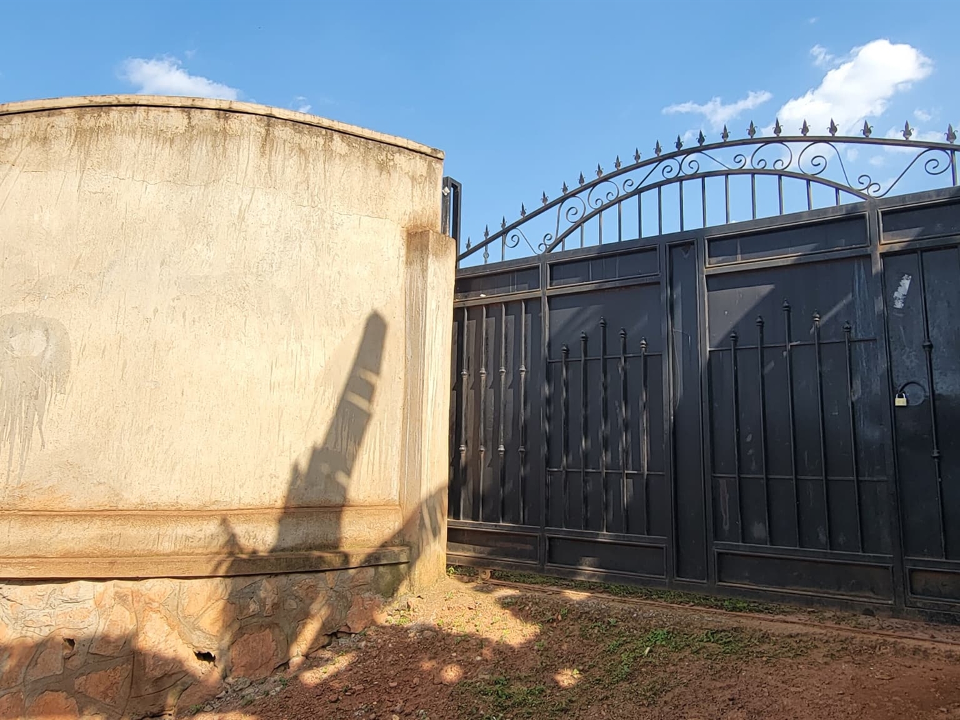 Semi Detached for sale in Bukoto Kampala