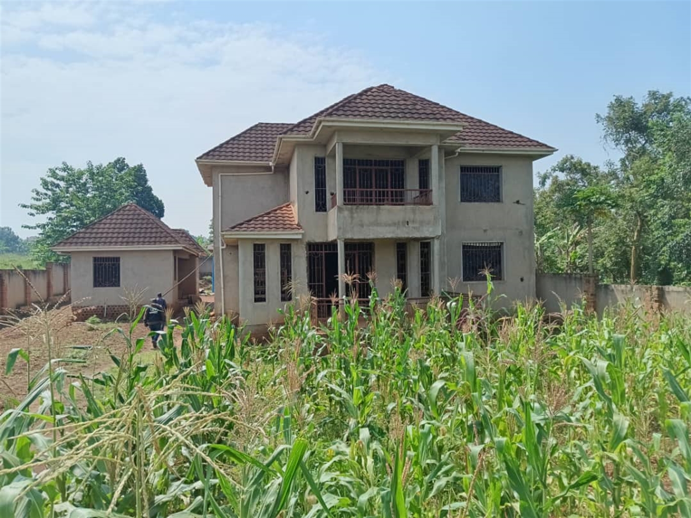 Storeyed house for sale in Kitukutwe Wakiso