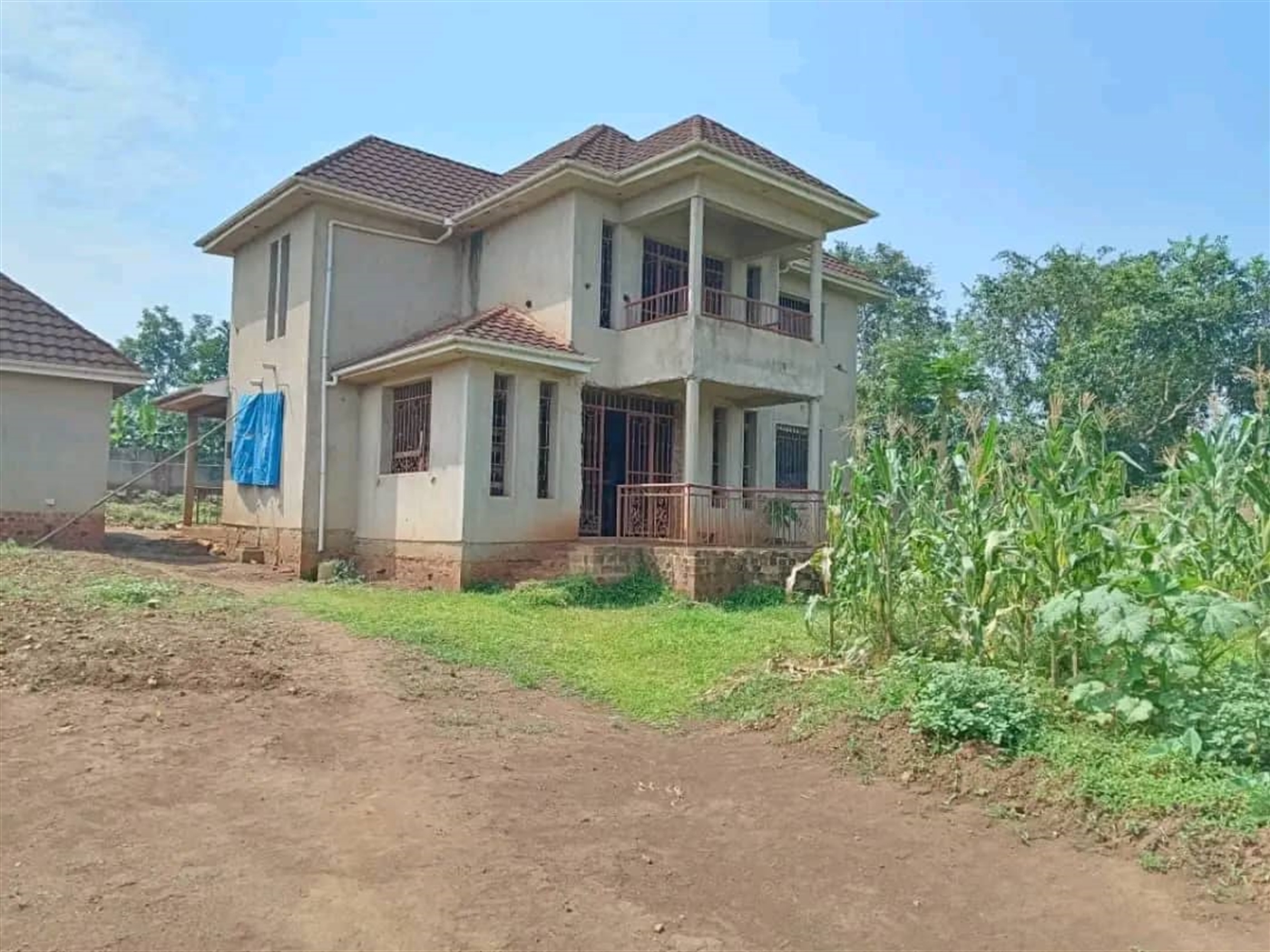 Storeyed house for sale in Kitukutwe Wakiso