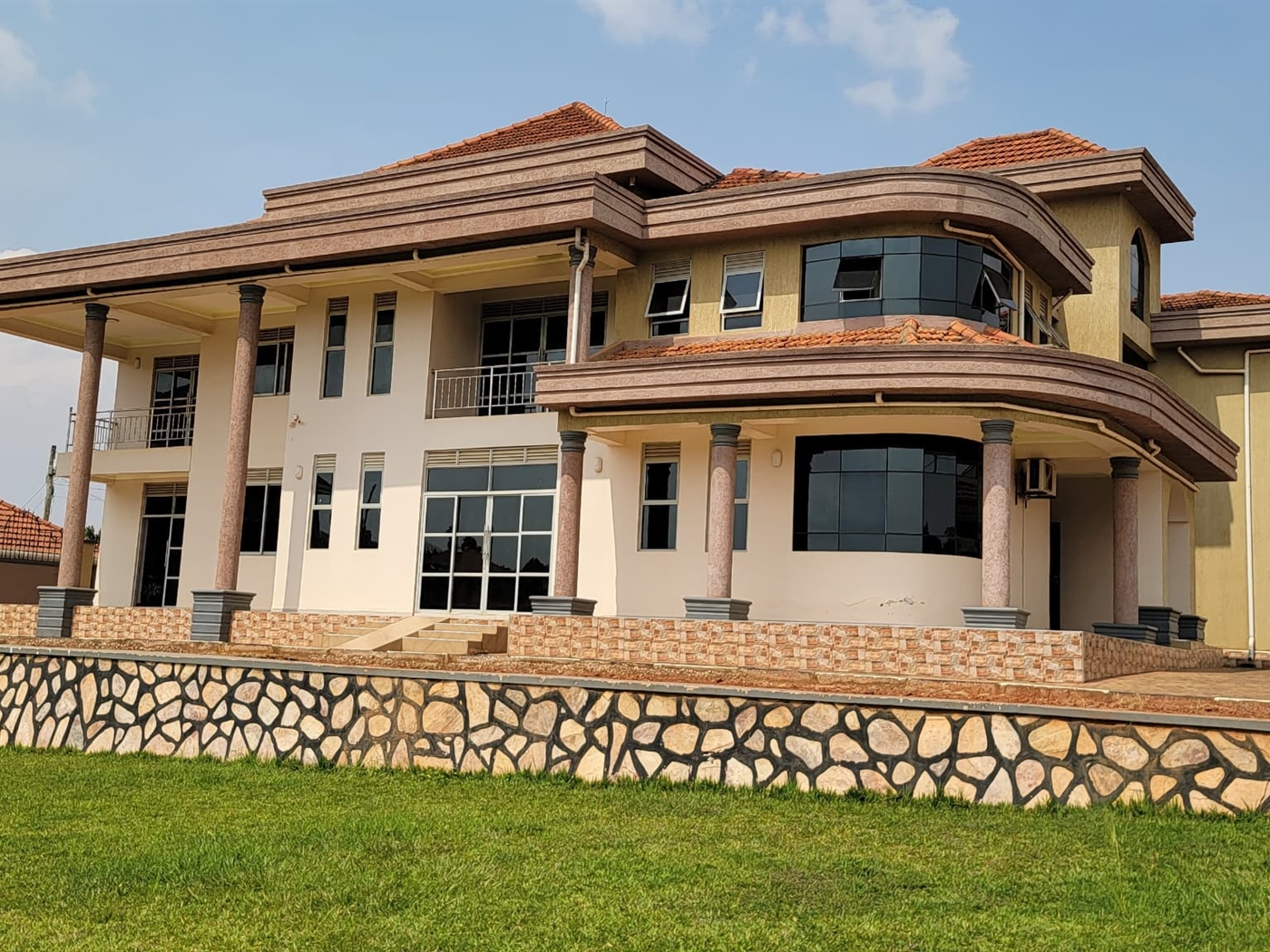 Mansion for sale in Najjera Wakiso