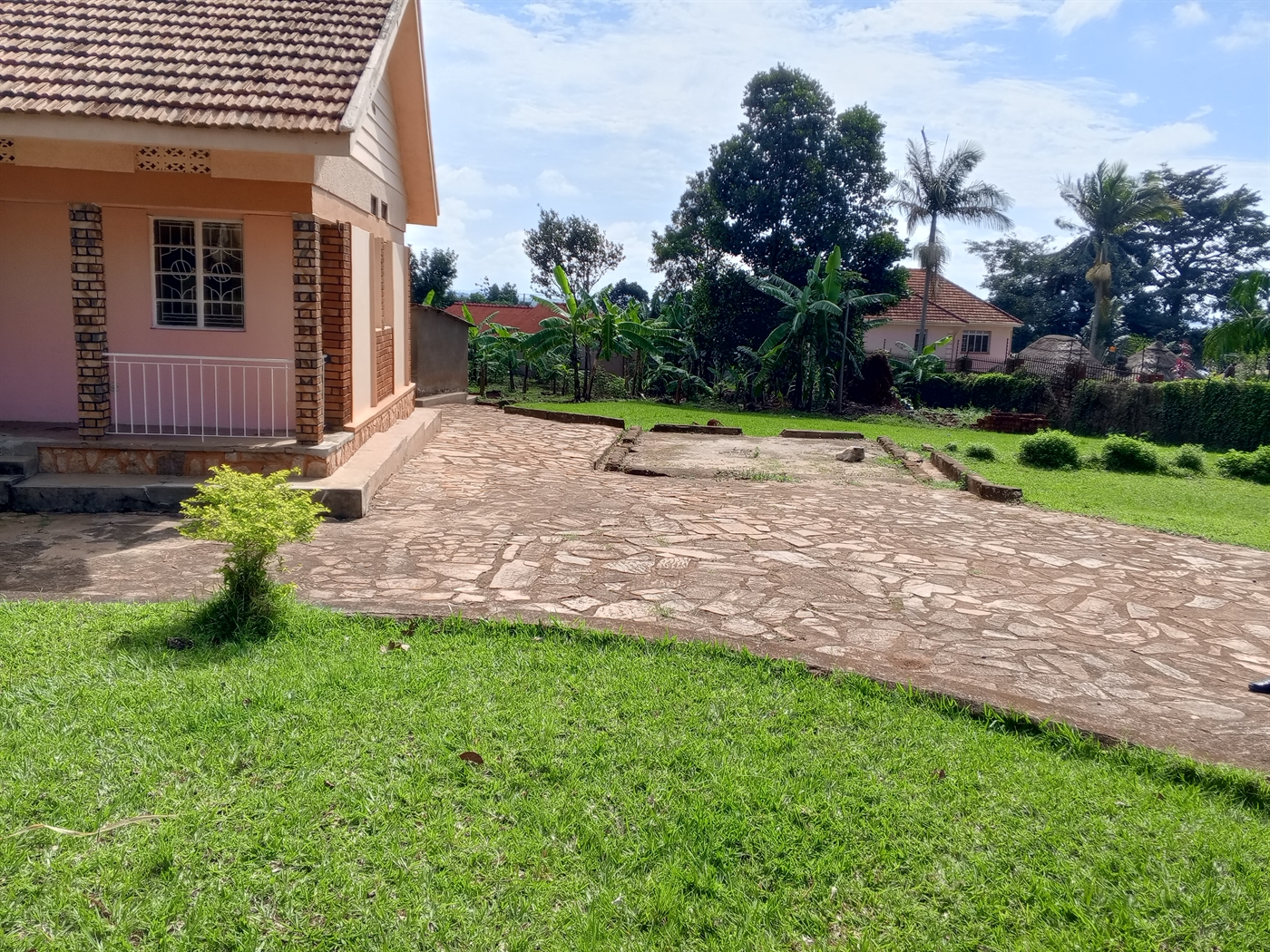 Warehouse for sale in Entebbe Wakiso